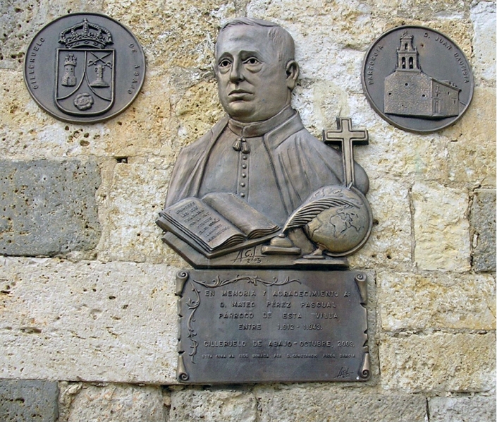 Busto en relieve de bronce. Homenaje al cura D Mateo Pérez Pascual 1912 - 1943. Cilleruelo de Abajo, Burgos.