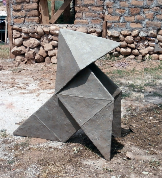 Escultura de cemento especial.Pajarita. Particular