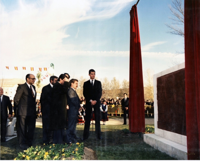 Inaugurado de busto y mural por D. Felipe de Borbon en Briviesca con motivo de conmemoración de las primeras costes generales de Castilla y León en 1.387