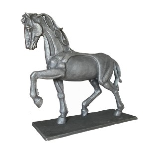escultura caballo grande