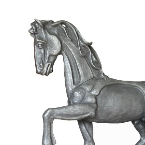 escultura caballo grande detalle