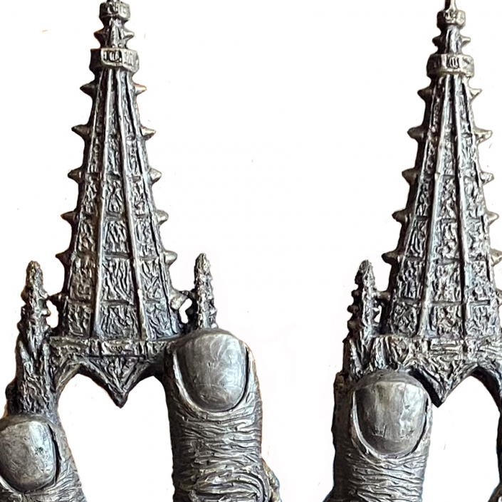 escultura mano catedral burgos detalle