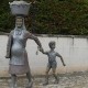 Escultura. Mujer y madre de campo.