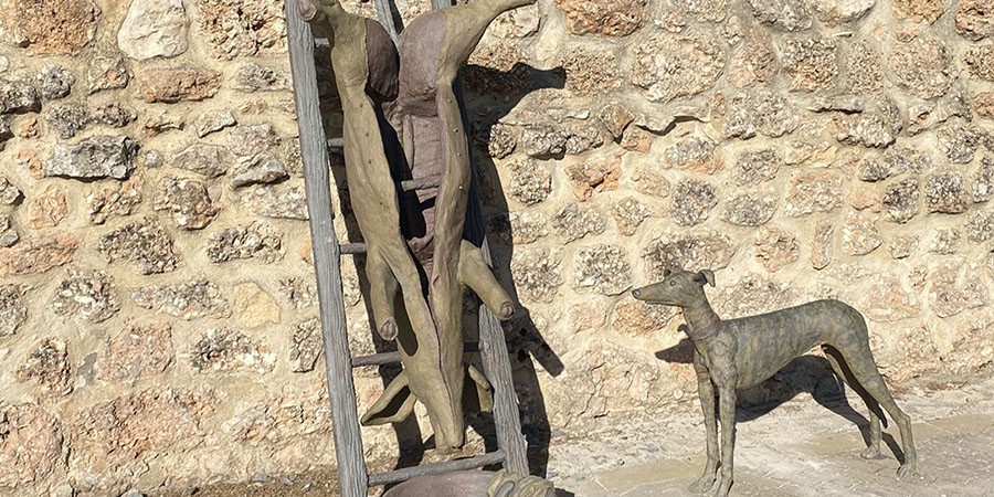 Escultura. Matanza del cerdo.